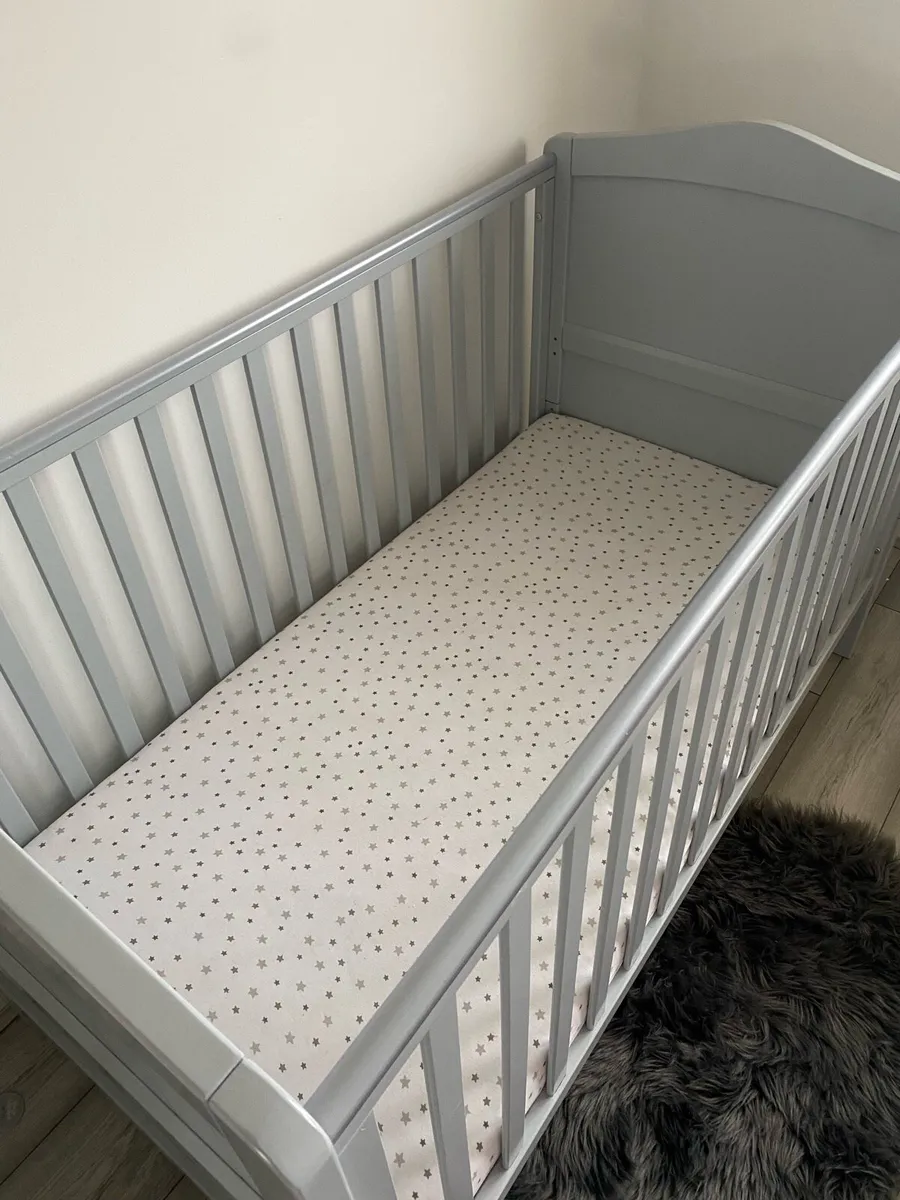 Nested Baby Cot - Image 3