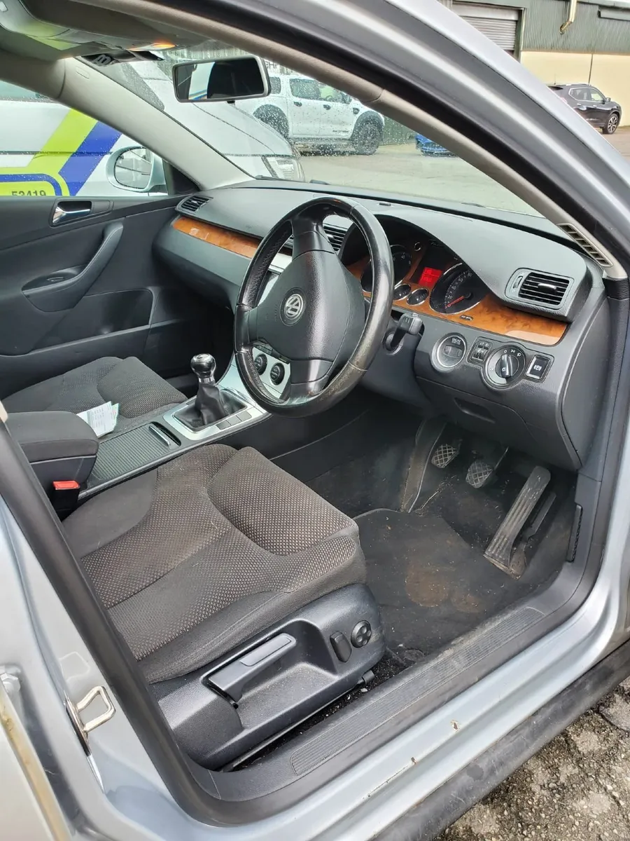 Volkswagen Passat 2007 - Image 3