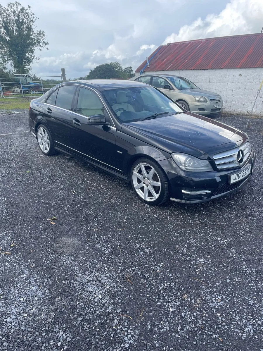 Mercedes-Benz C-Class 2011 - Image 4