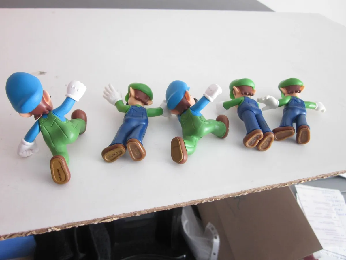 Super Mario Jakks Poseable 2.5" Luigi Figures X5 - Image 2