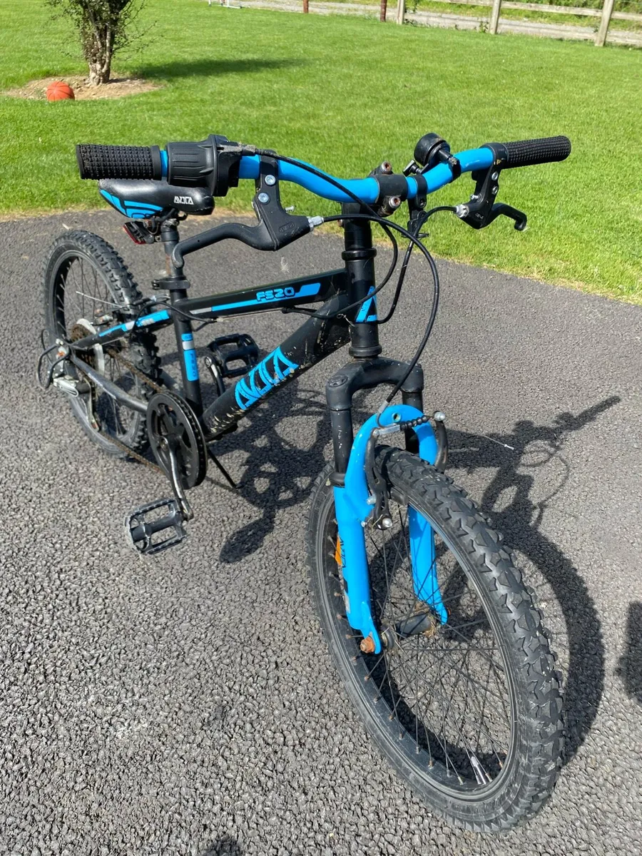 Kids bicycles x 3 - Image 1