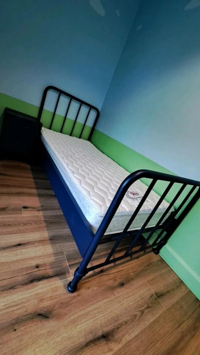 Single bed