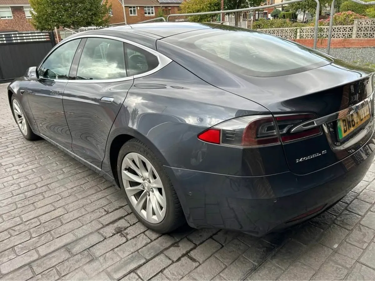 Tesla Model S 2018 - Image 3