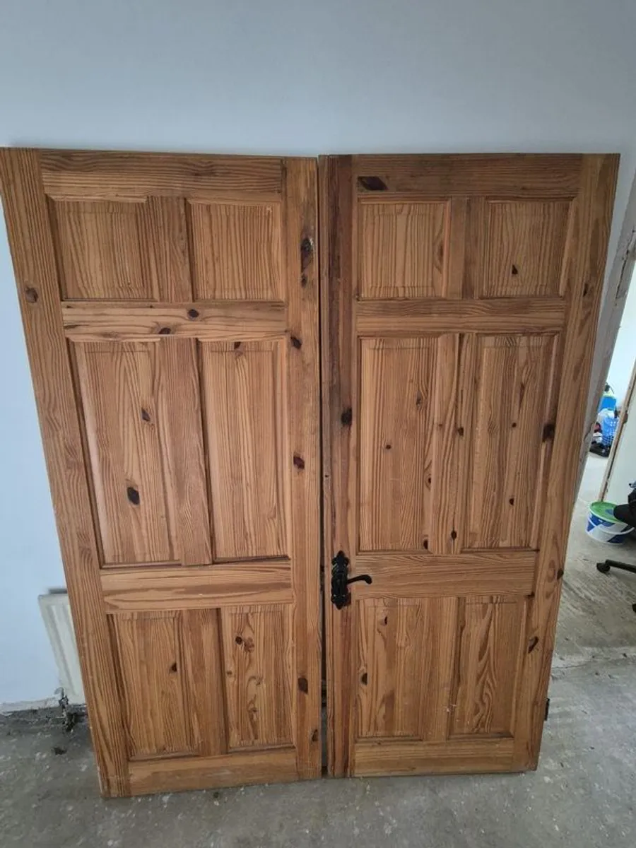 30" internal double doors