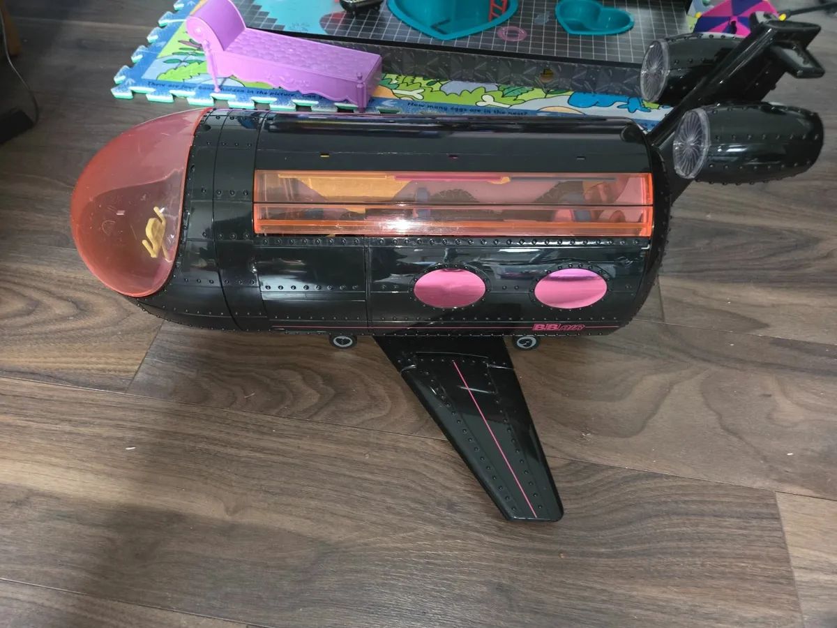 OMG Dolls House, Dolls, Car & Airplane - Image 4