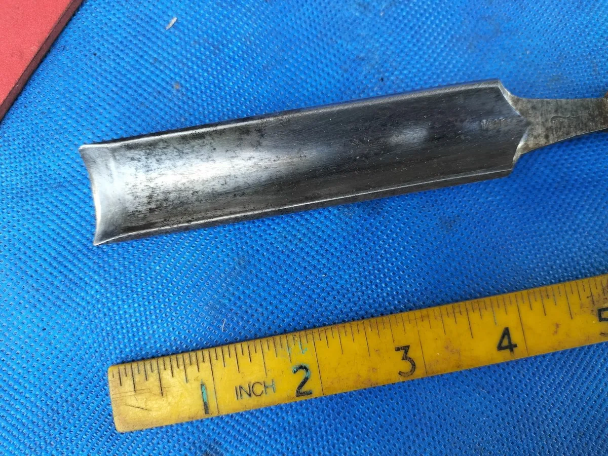 1" Carvers Gouge by Thomas Turton - Image 2