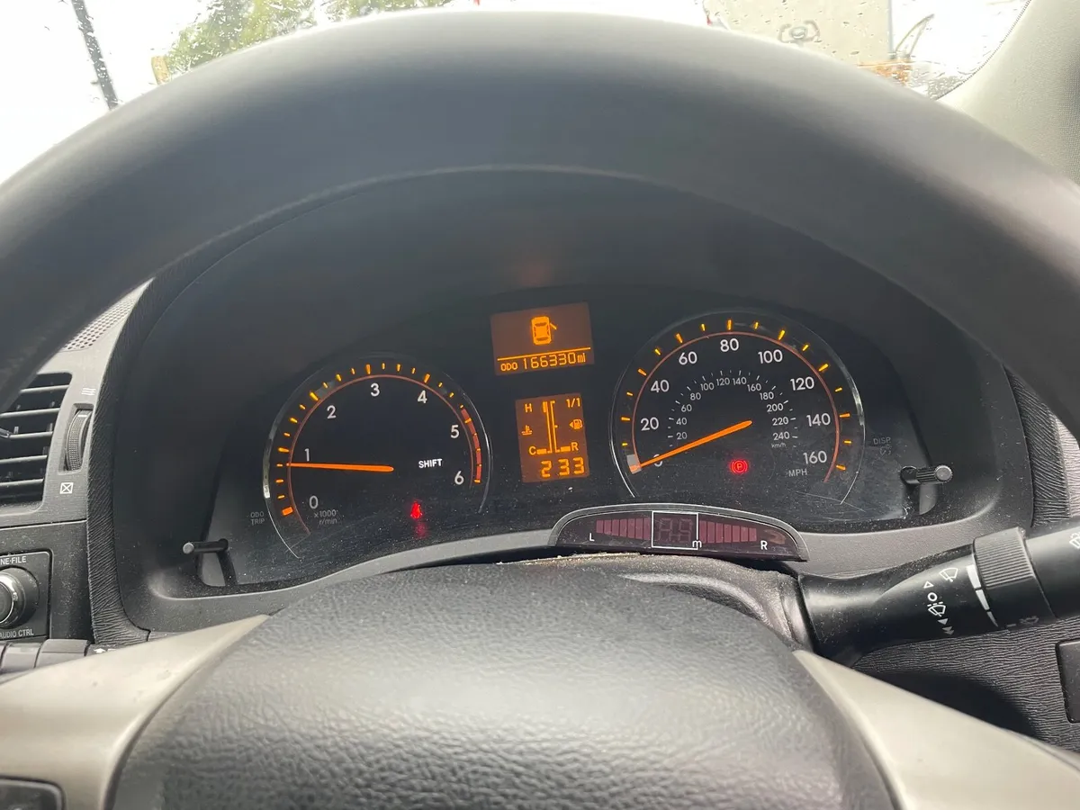 Toyota Avensis 2009 motd good tyres - Image 3