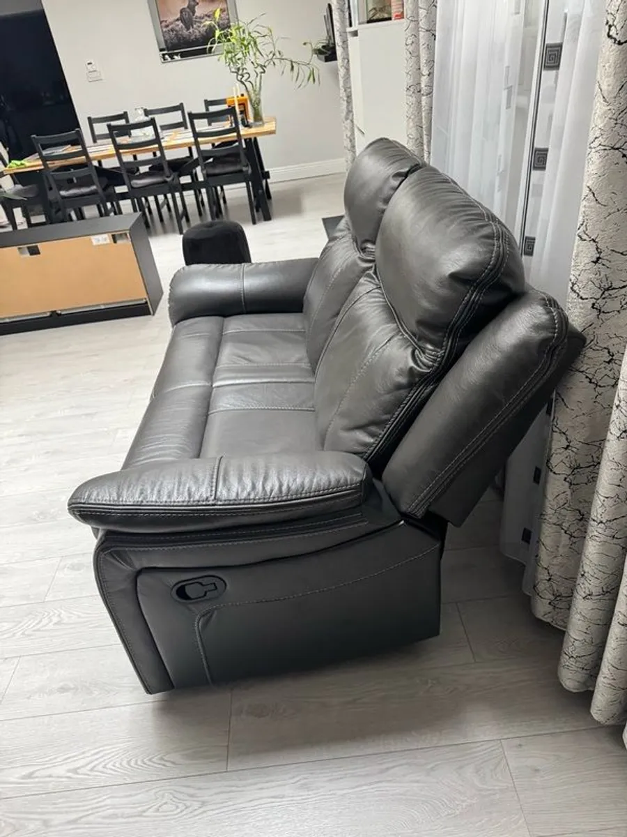 couch - Image 4