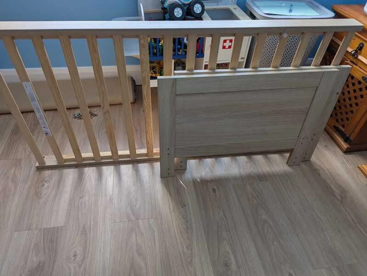 Childs bed frame - Image 3