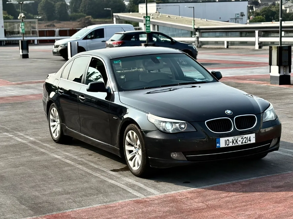 BMW 5-Series 2010 - Image 3