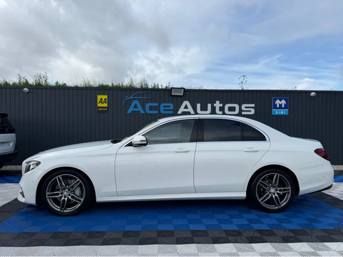 Mercedes-Benz E-Class E220D AMG LINE - AUTO - 12M - Image 4