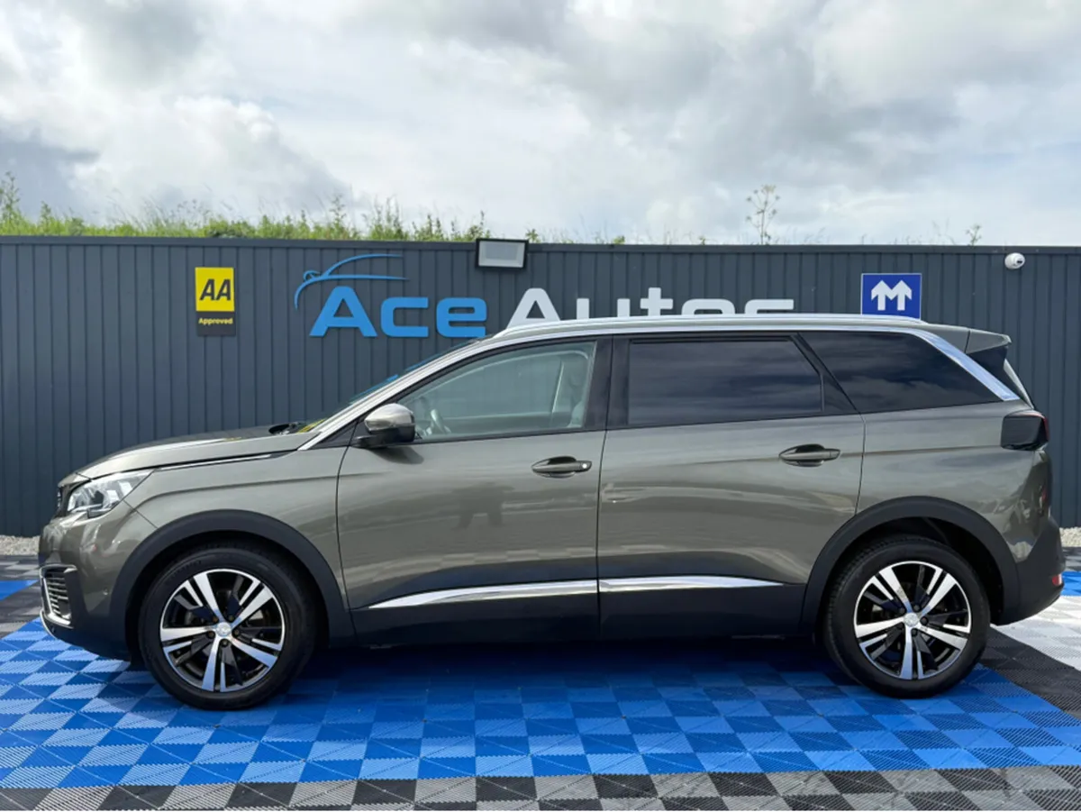 Peugeot 5008 ALLURE - 1.2 PETROL - MANUAL - 7 SEAT - Image 4