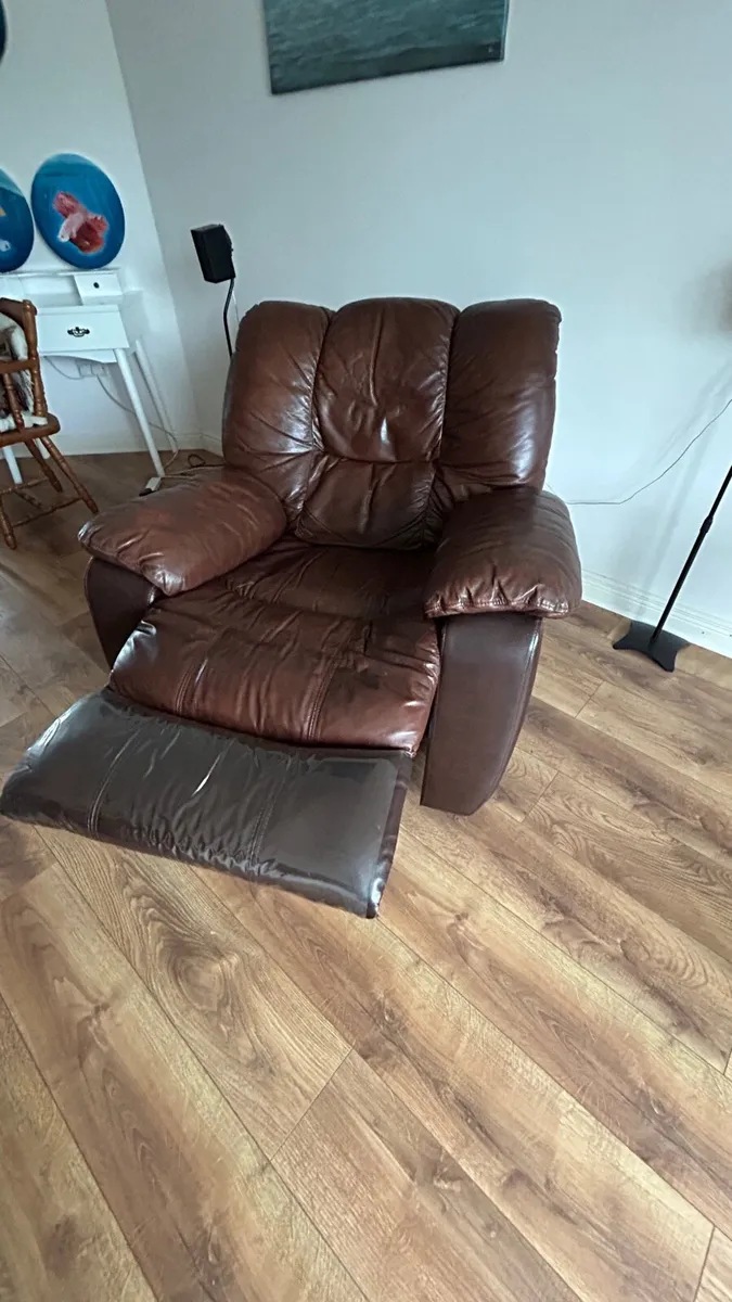 Rocking reclinabile leather armchair - Image 2