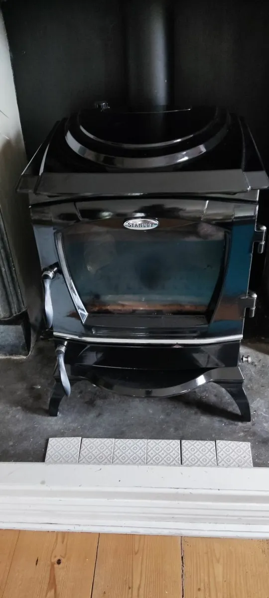 Stanley Reginald Boiler stove - Image 1