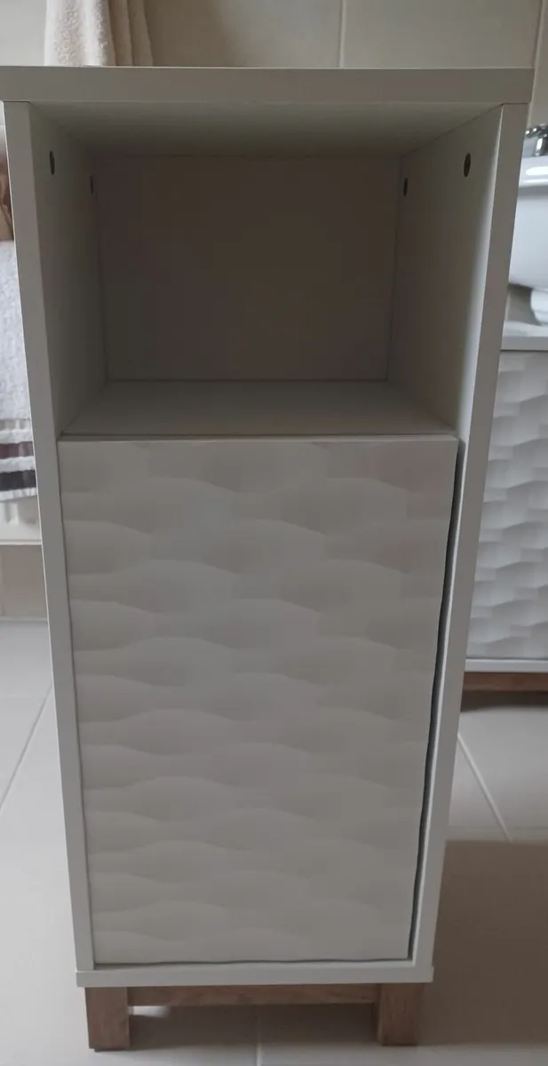 Bathroom cabinets - Image 4