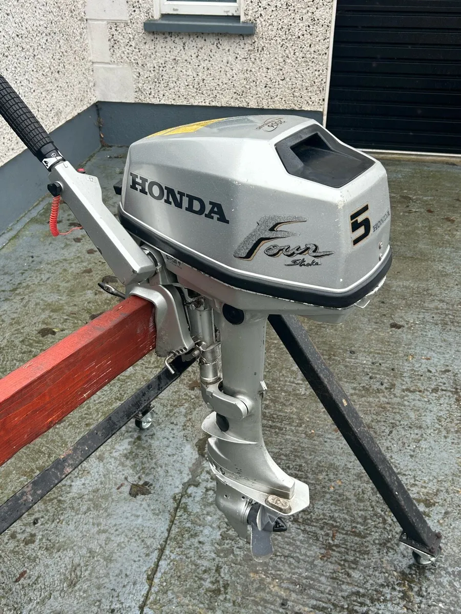 Honda 5hp longshaft 4 Stroke Outboard Motor - Image 1