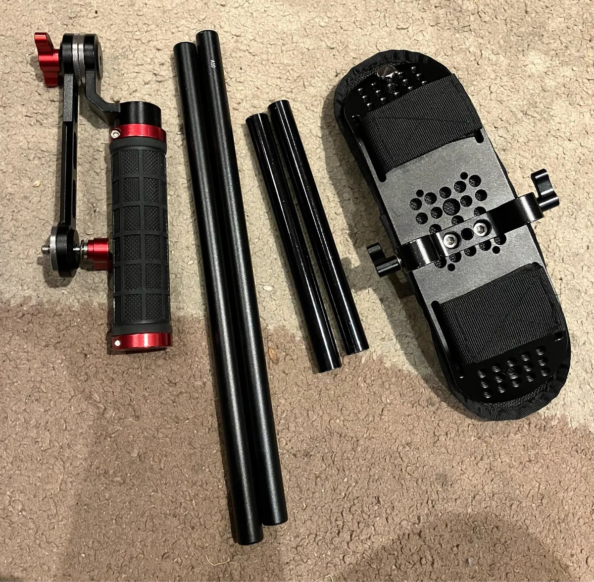 Smallrig shoulder mount/grip and bars - Image 1