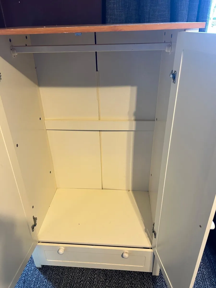 Kids wardrobe - Image 2