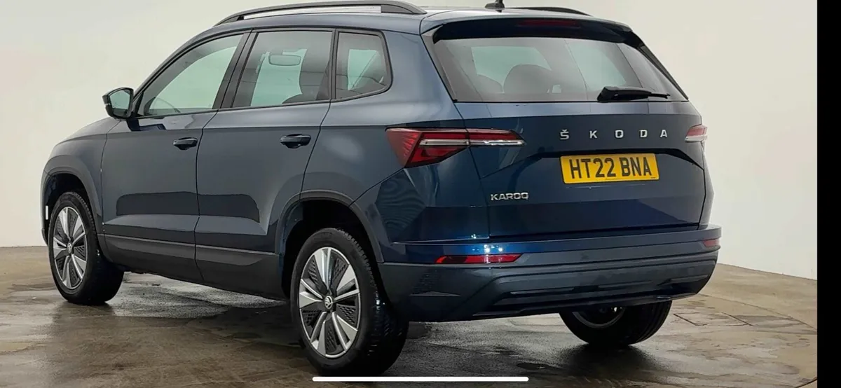 22 Skoda Karoq 1.6 tdi Se Drive €24250 inch Vrt - Image 3
