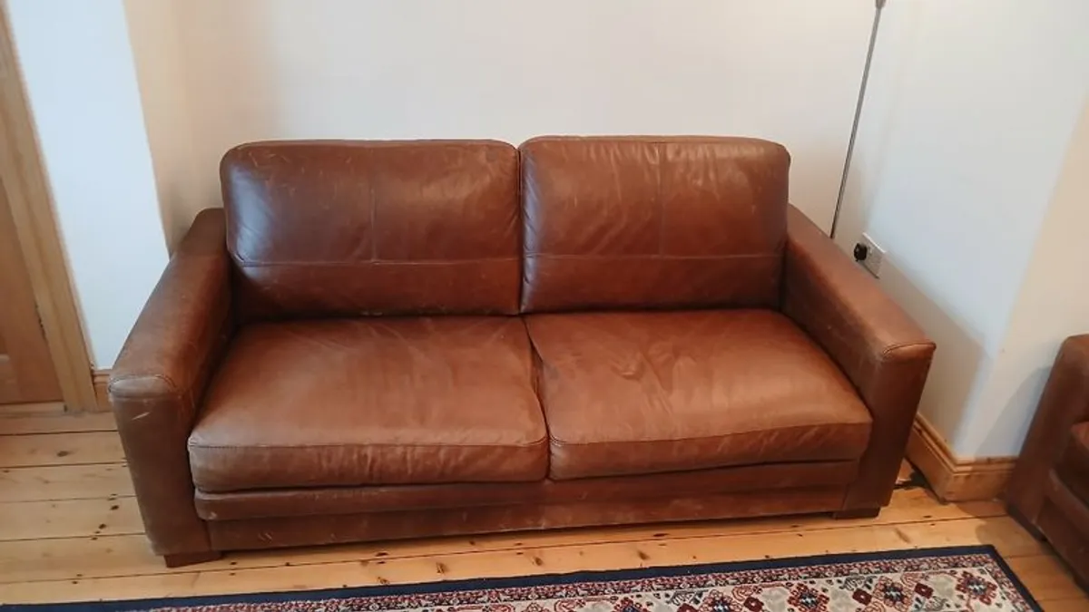 Comfy 3 Piece Brown Leather Suite (Good Condition) - Image 1