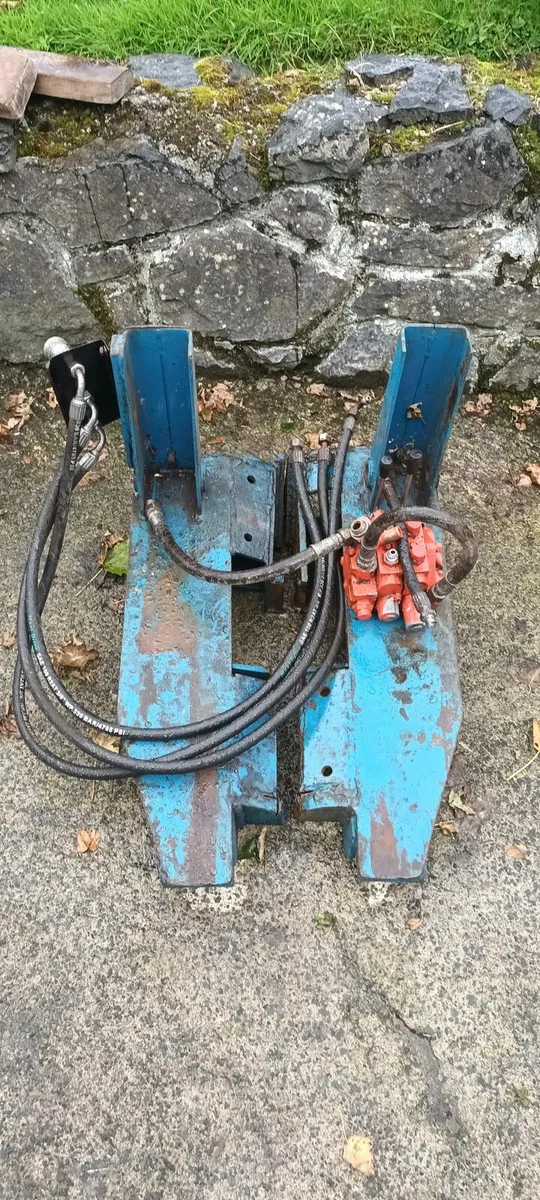 Tanco  Loader Brackets - Image 1