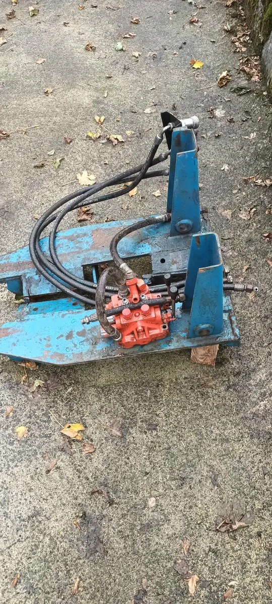 Tanco  Loader Brackets - Image 2