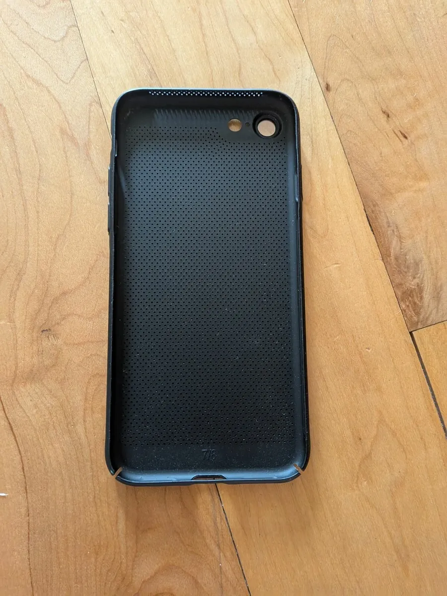 Iphone 7  - phone cover - Image 3