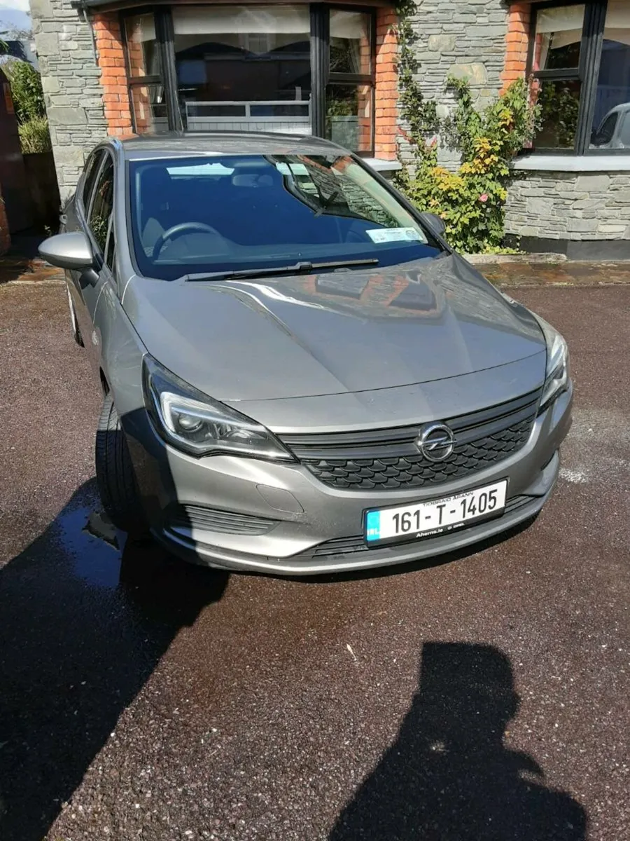 CAR - Image 1
