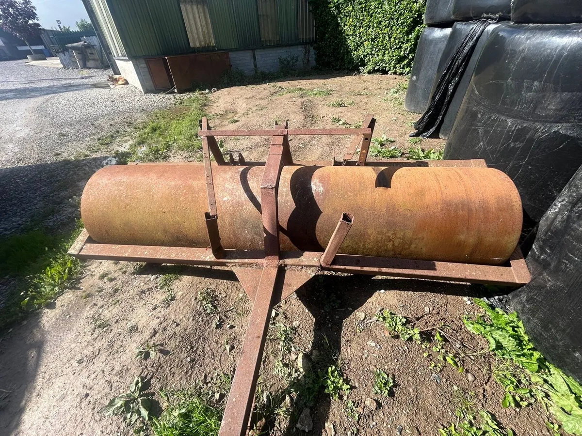 Roller - Image 1