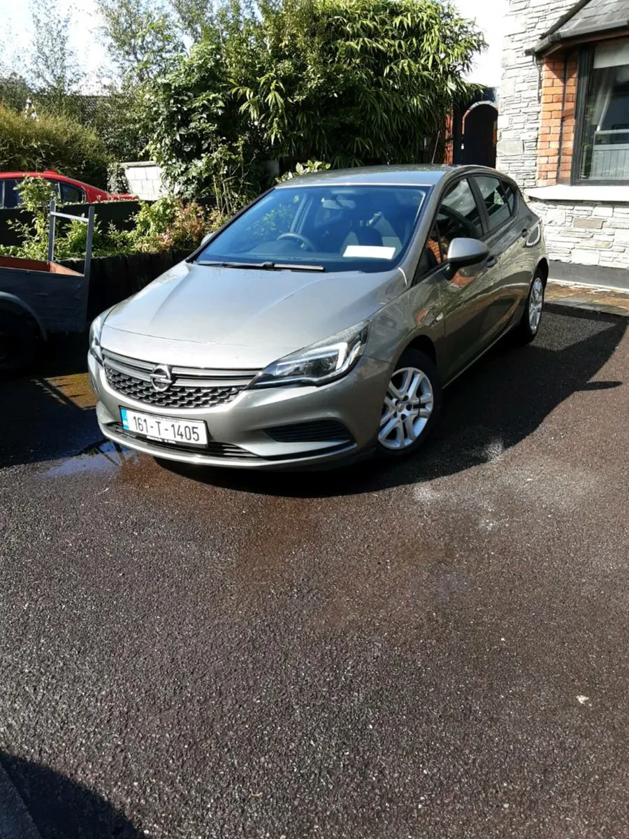 CAR - Image 4