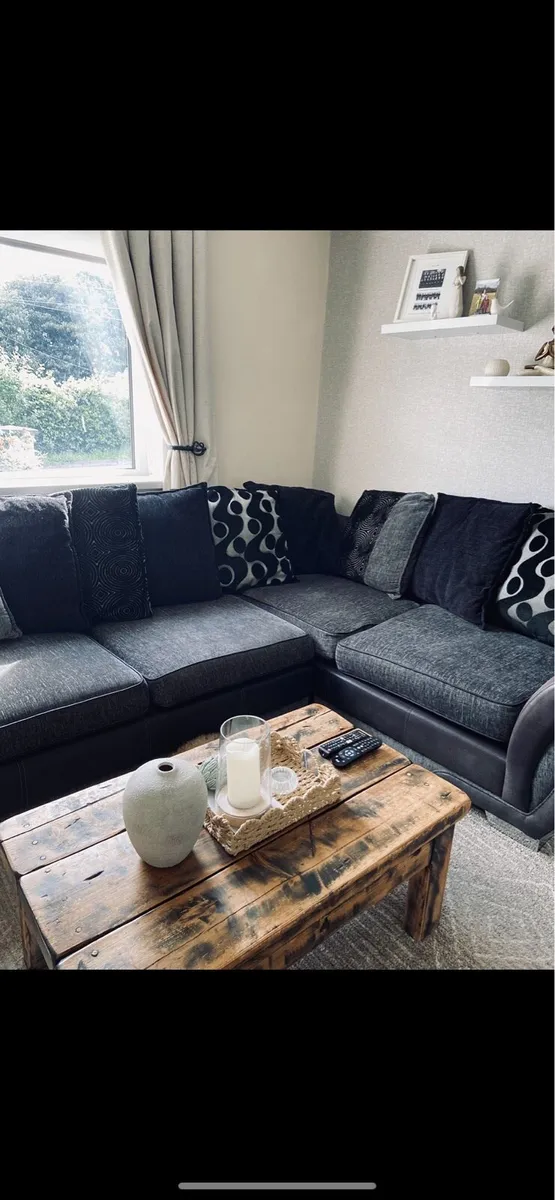 L shaped sofa - Image 2