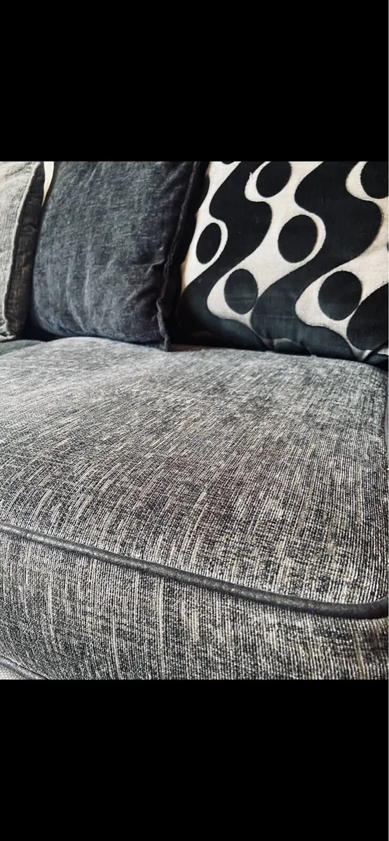L shaped sofa - Image 3