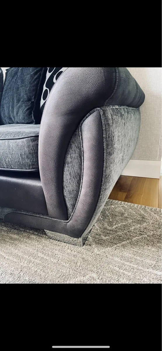 L shaped sofa - Image 4