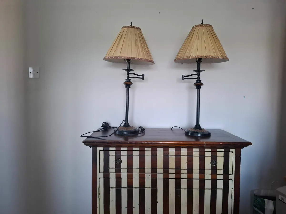 Antique style chest - Image 1