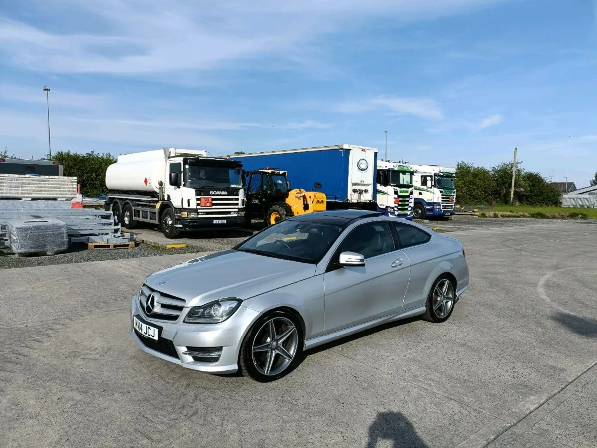 Mercedes-Benz C220d, AMG Sport Premium Plus - Image 4