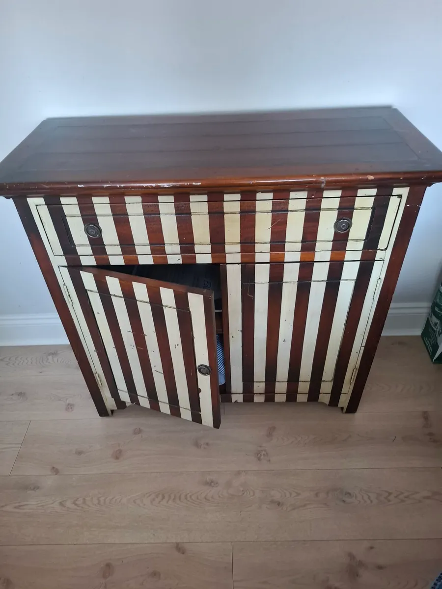 Antique style chest - Image 2
