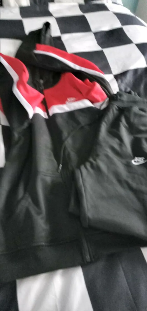 Mens clothing - Image 1