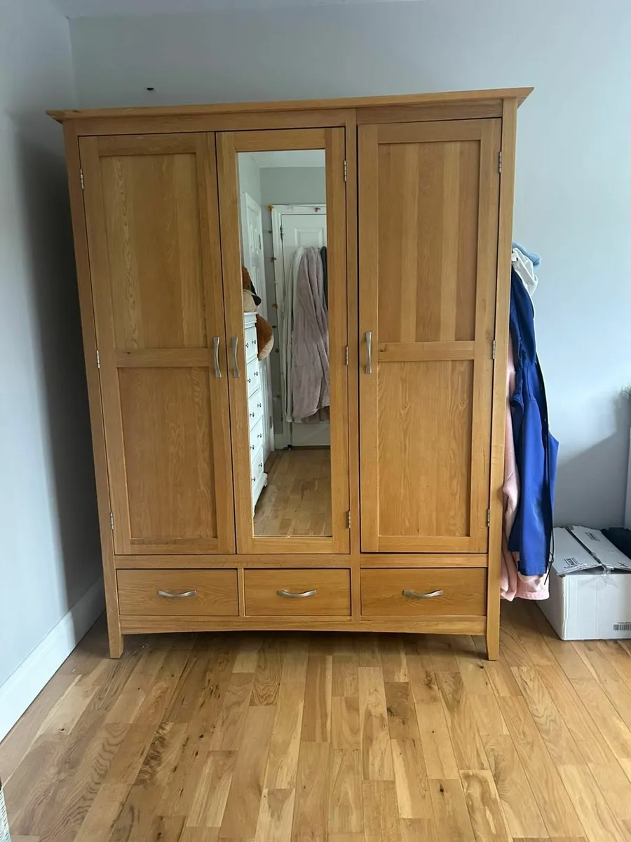 Wardrobe - Image 2