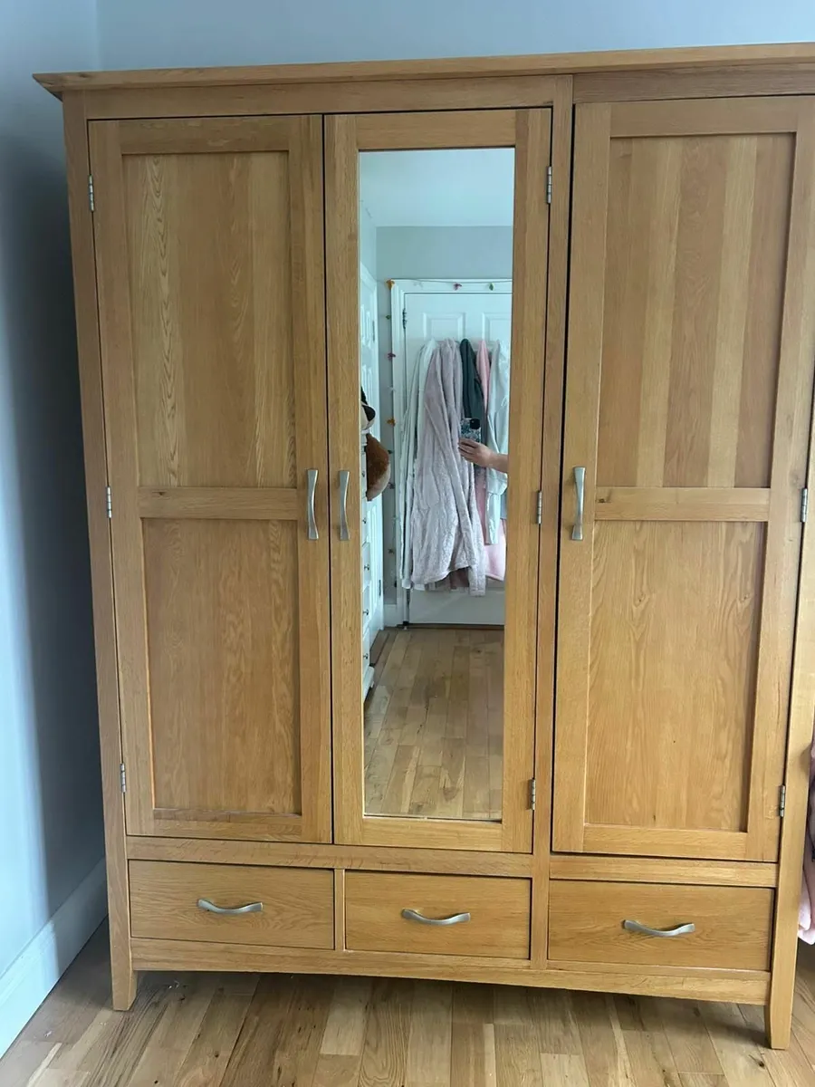 Wardrobe - Image 3