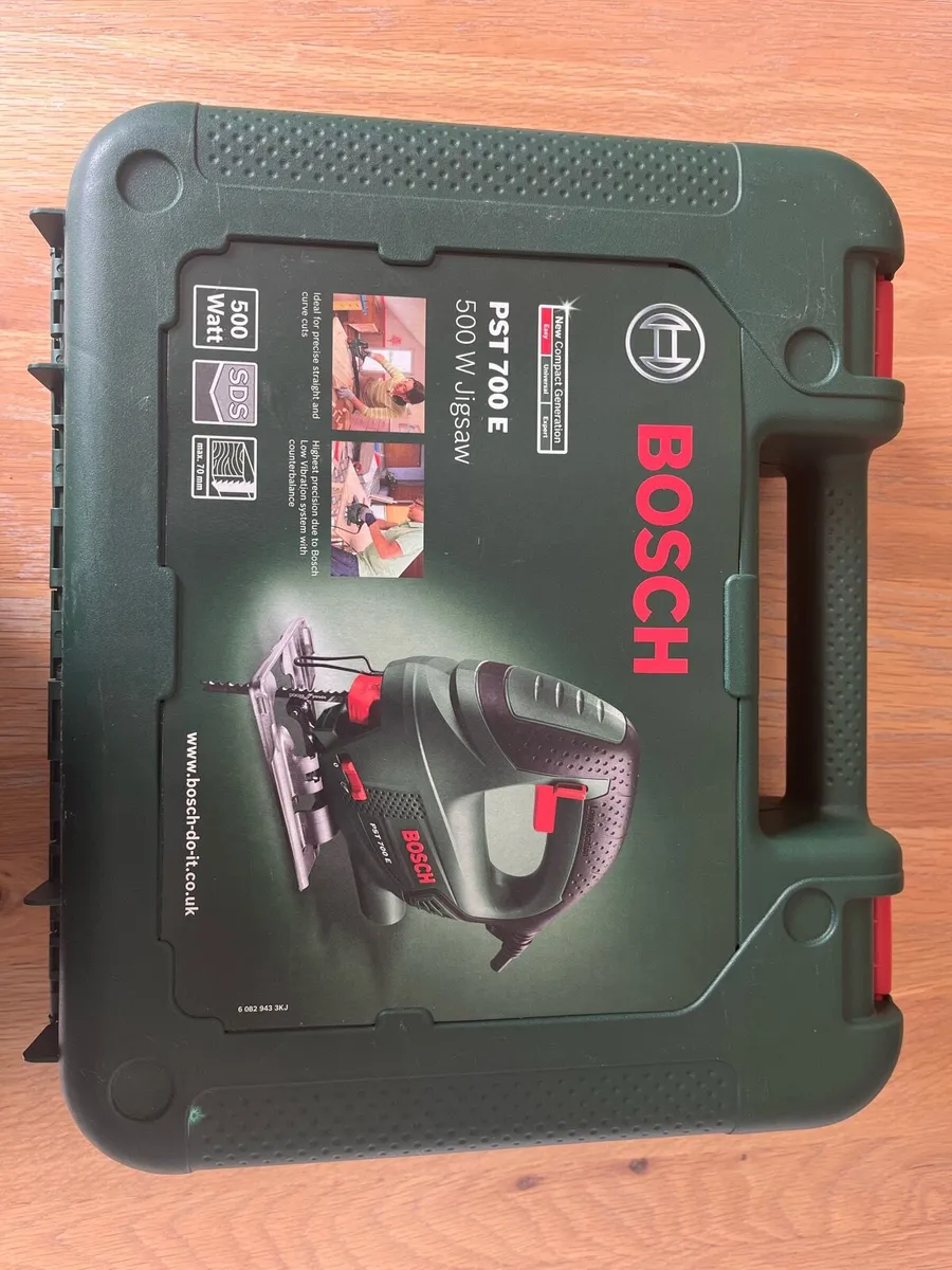 Bosch PST 700E 500W Jigsaw - Image 1