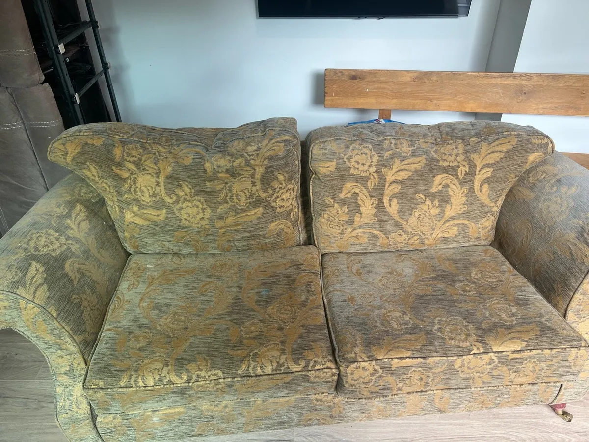 Couch - Image 2