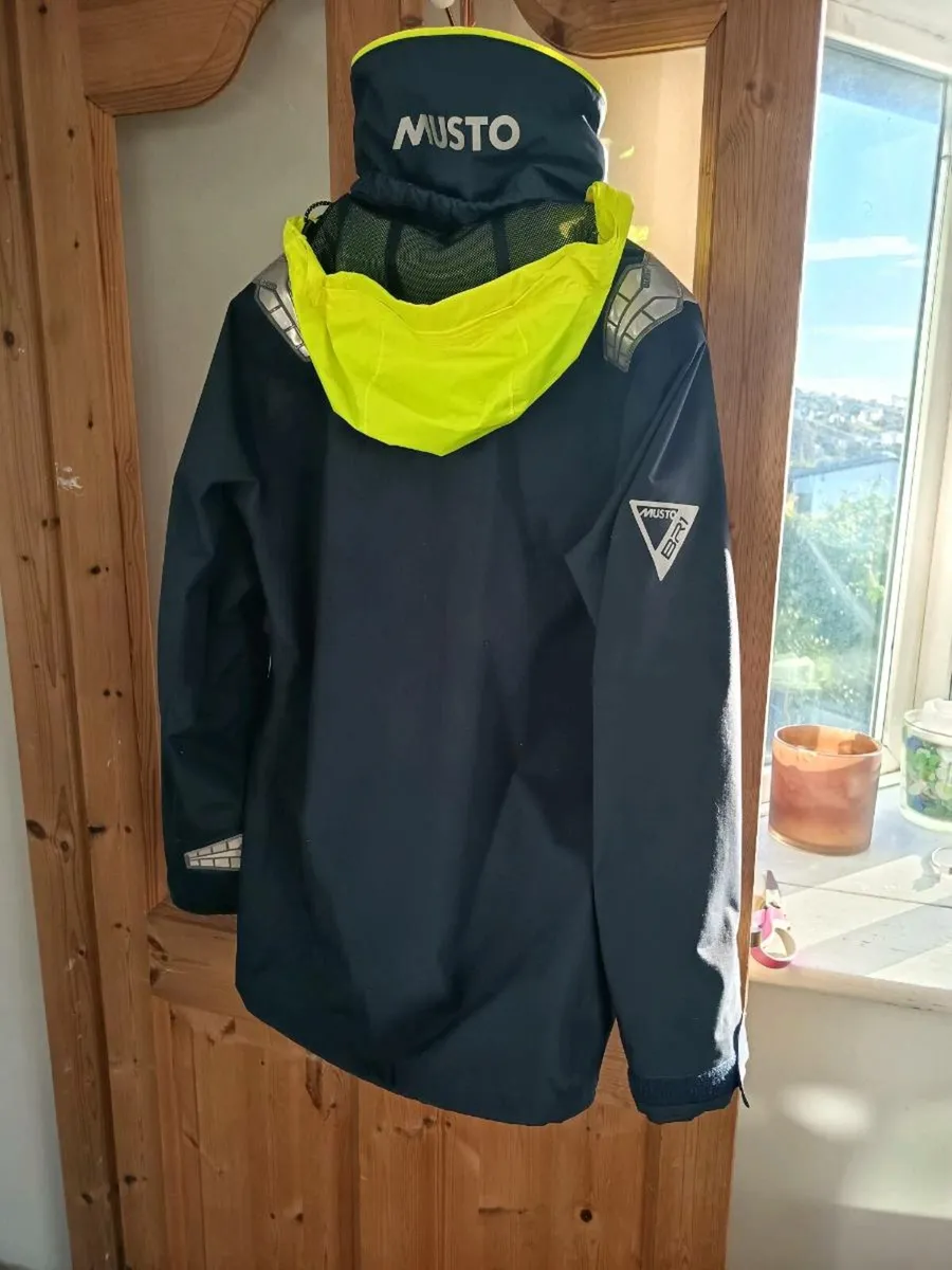 Musto BR1 sailing jacket - Image 3