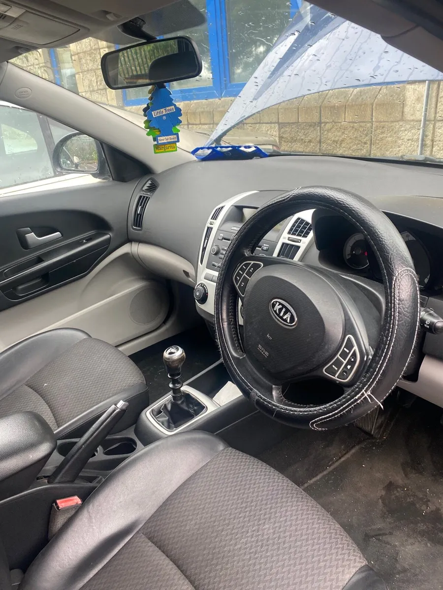 Car - Image 4