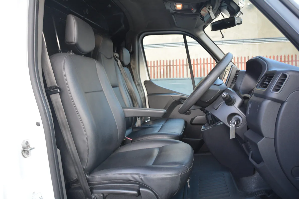 Opel Movano Low Floor BIG Volume Luton - Image 3