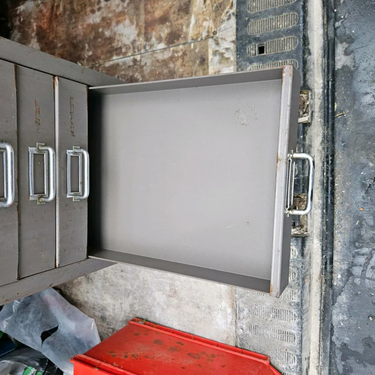15 drawer bisley cabinet - Image 4