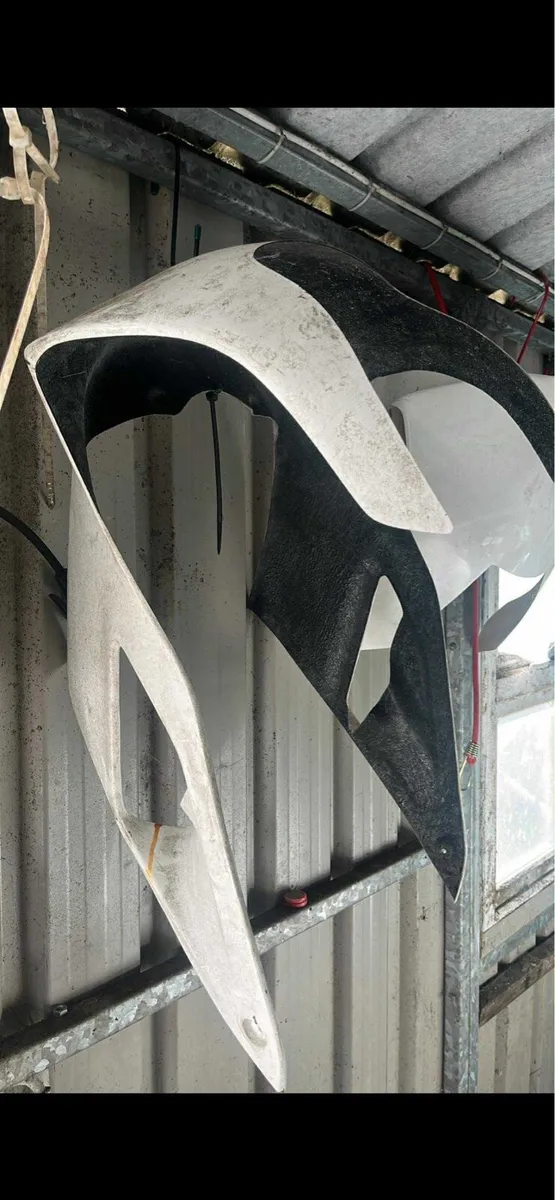 Zxr 400 gsxr parts - Image 2