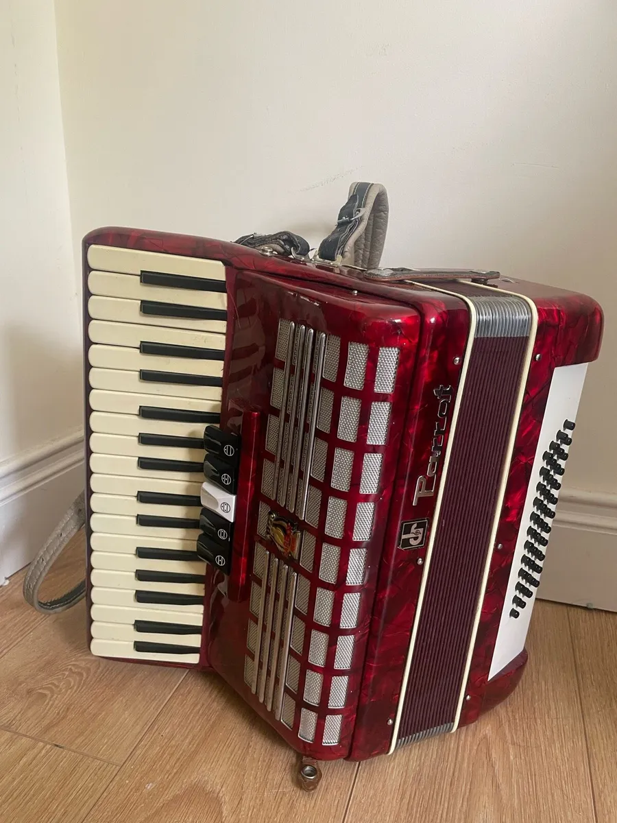 Piano Accordion 48 Bass - Image 1