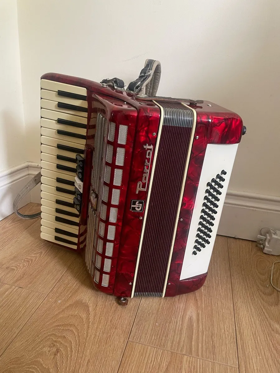 Piano Accordion 48 Bass - Image 2