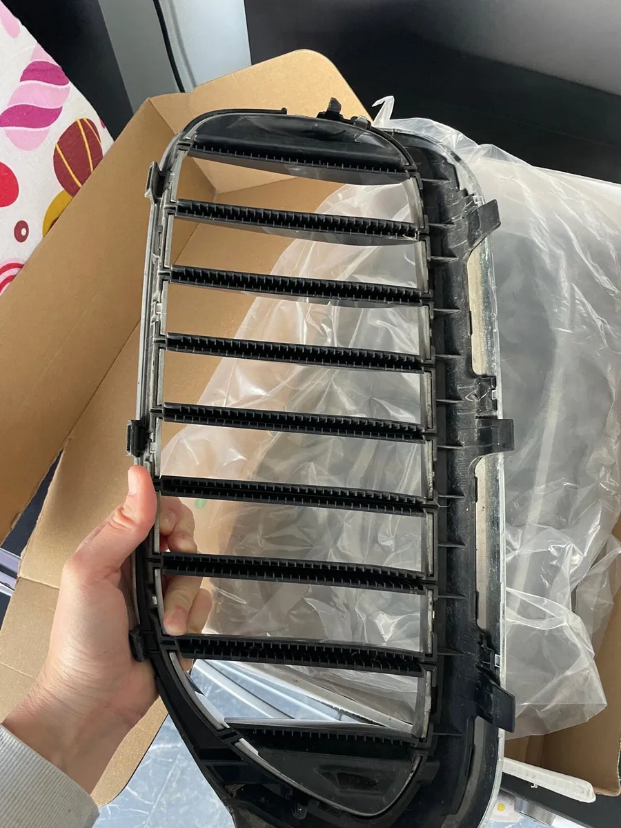Bmw 5 series g30 oem front grille - Image 2