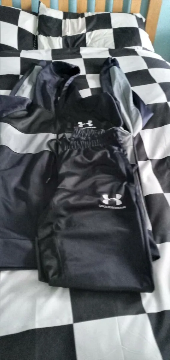 Mens clothing - Image 2